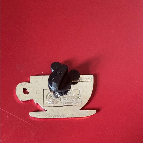 Disney Kingdom of Cute Teacup pin - Picture 2 of 2